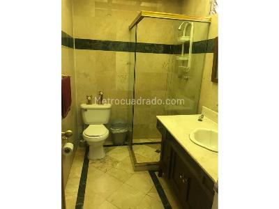 Casa de 3 alcobas en venta en El Poblado Castropol, Medellín, 472 m² · foto 10 de 20