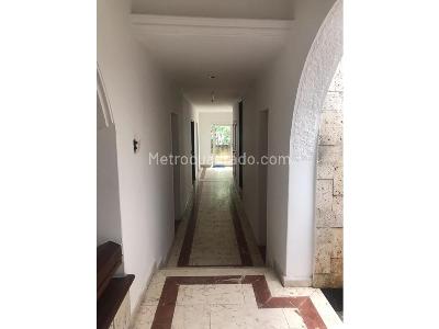 Casa de 3 alcobas en venta en El Poblado Castropol, Medellín, 472 m² · foto 17 de 20
