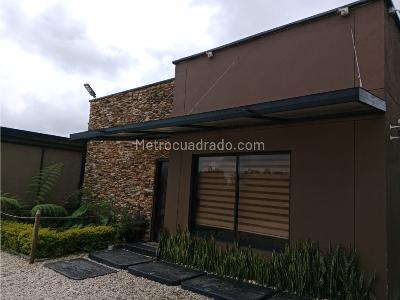 Casa de 3 alcobas en venta en Envigado, Envigado, 420 m² · foto 4 de 20