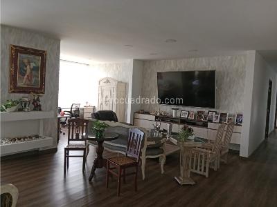 Casa de 3 alcobas en venta en Envigado, Envigado, 420 m² · foto 8 de 20