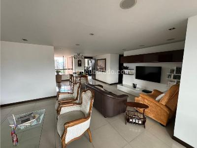 Apartamento en venta en El Poblado, Medellín · foto 4 de 18
