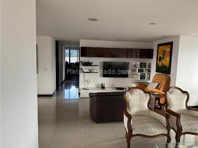 Apartamento en venta en El Poblado, Medellín · foto 5 de 18