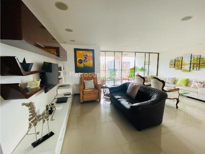 Apartamento en venta en El Poblado, Medellín · foto 6 de 18