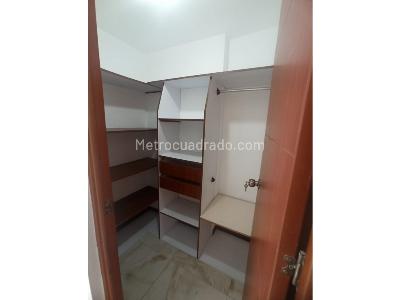 Apartamento de 2 alcobas en arriendo en Poblado Lalinde, Medellín, 85 m² · foto 6 de 18