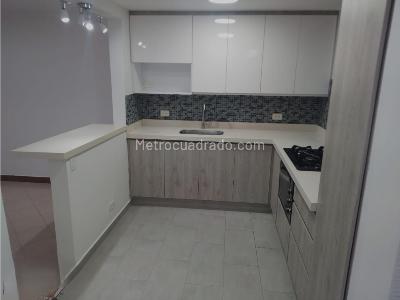 Apartamento de 3 alcobas en venta en Poblado Manila, Medellín, 84 m² · foto 2 de 20