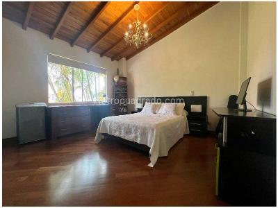 Casa de 4 alcobas en venta en Poblado La Calera, Medellín, 360 m² · foto 6 de 20