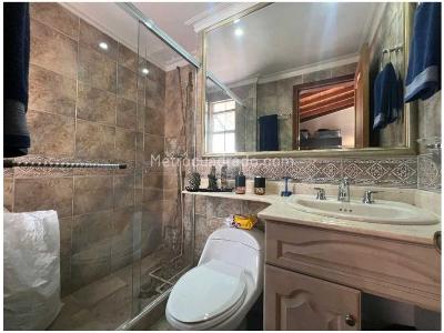 Casa de 4 alcobas en venta en Poblado La Calera, Medellín, 360 m² · foto 18 de 20