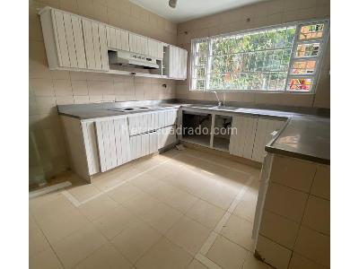 Casa de 4 alcobas en arriendo en Envigad, Envigado, 350 m² · foto 5 de 20