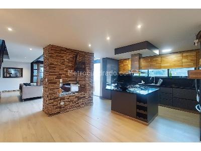 Casa de 4 alcobas en venta en Alto Del Escobero, Envigado, 800 m² · foto 2 de 19