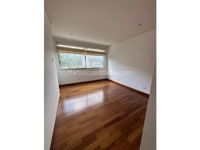 Apartamento de 3 alcobas en arriendo en El Poblado El Tesoro, Medellín, 272 m² · foto 11 de 20