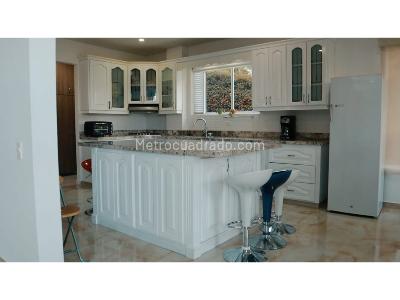 Casa de 3 alcobas en venta en Envigado El Escobero, Envigado, 280 m² · foto 4 de 6