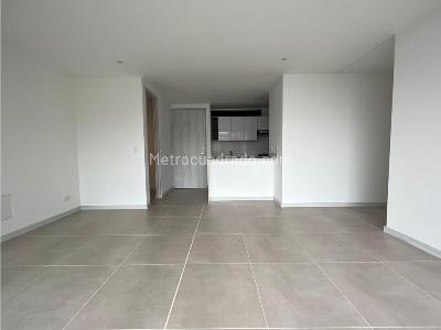 Apartamento de 3 alcobas en venta en El Poblado, Medellín, 86 m² · foto 2 de 14