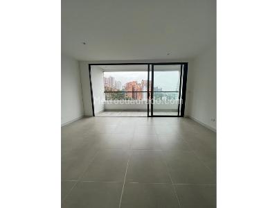 Apartamento de 3 alcobas en venta en El Poblado, Medellín, 86 m² · foto 3 de 14