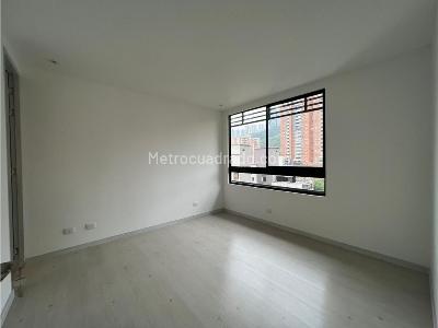 Apartamento de 3 alcobas en venta en El Poblado, Medellín, 86 m² · foto 4 de 14