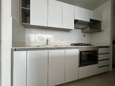 Apartamento de 3 alcobas en venta en El Poblado, Medellín, 86 m² · foto 7 de 14
