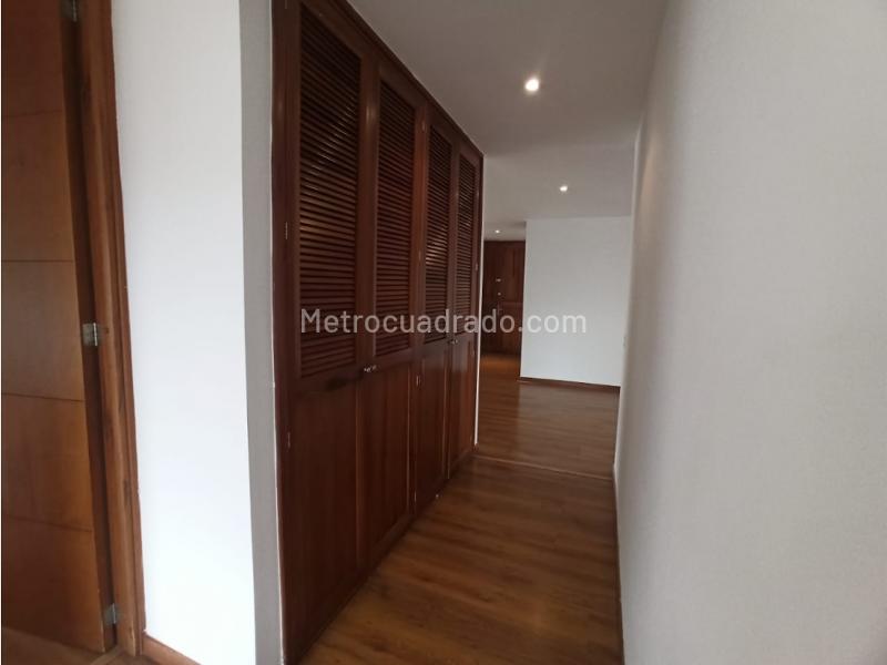 3BR Apartment Near El Tesoro Mall in El Poblado - 8