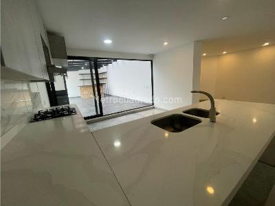 Apartamento en arriendo en Poblado, Medellín · foto 2 de 20