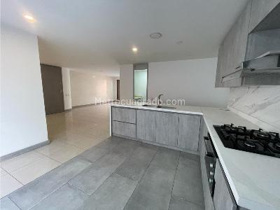 Apartamento en arriendo en Poblado, Medellín · foto 5 de 20