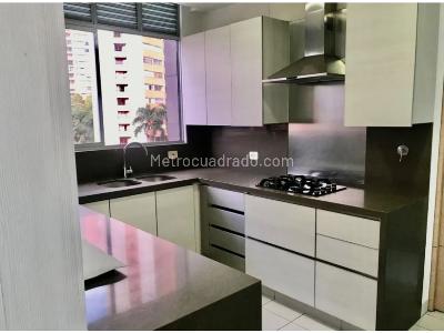 Apartamento de 3 alcobas en venta en El Poblado, Medellín, 188 m² · foto 5 de 8
