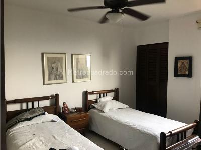 Apartamento de 4 alcobas en venta en El Poblado, Medellín, 444 m² · foto 9 de 14