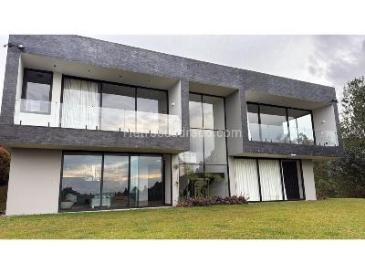 Casa de 3 alcobas en venta en Alto Del Escobero, Envigado · foto 2 de 18