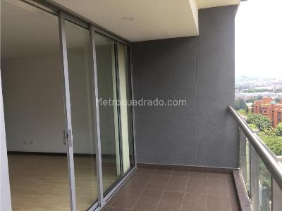 Apartamento de 2 alcobas en arriendo en El Poblado Oviedo, Medellín, 100 m² · foto 15 de 17