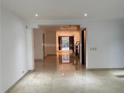 Apartamento de 5 alcobas en venta en Poblado La Calera, Medellín, 900 m² · foto 12 de 20