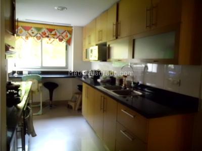Apartamento de 4 alcobas en venta en El Poblado, Medellín, 199 m² · foto 3 de 20