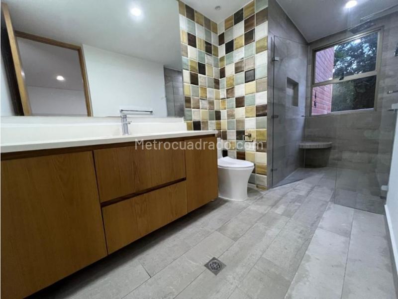 Apartamento en Arriendo de 2 Alcobas cerca a Oviedo y Santa Fe - 9