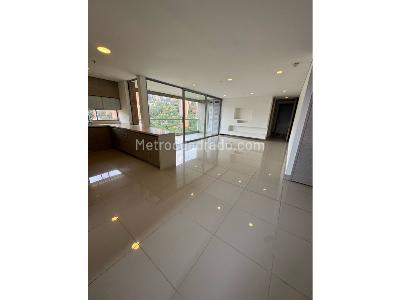 Apartamento de 3 alcobas en arriendo en El Poblado, Medellín, 184 m² · foto 3 de 19
