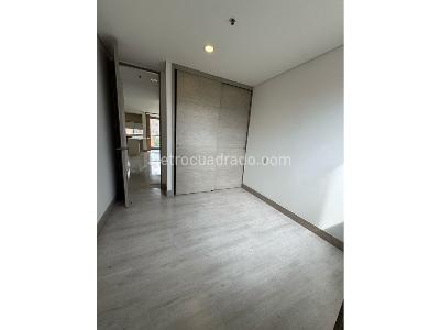 Apartamento de 3 alcobas en arriendo en El Poblado, Medellín, 184 m² · foto 12 de 19