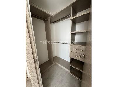 Apartamento de 3 alcobas en arriendo en El Poblado, Medellín, 184 m² · foto 14 de 19