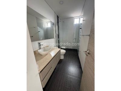 Apartamento de 3 alcobas en arriendo en El Poblado, Medellín, 184 m² · foto 16 de 19