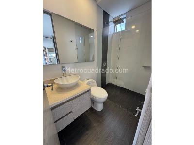 Apartamento de 3 alcobas en arriendo en El Poblado, Medellín, 184 m² · foto 18 de 19