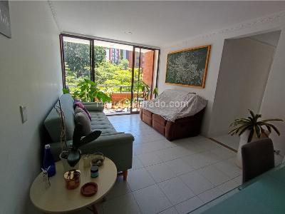 Apartamento de 3 alcobas en venta en El Poblado, Medellín, 90 m² · foto 2 de 14