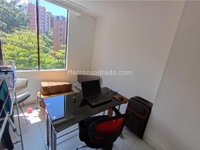 Apartamento de 3 alcobas en venta en El Poblado, Medellín, 90 m² · foto 4 de 14