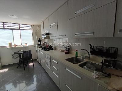 Apartamento de 3 alcobas en venta en El Poblado, Medellín, 90 m² · foto 5 de 14