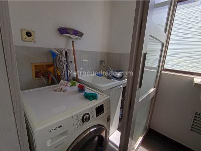 Apartamento de 3 alcobas en venta en El Poblado, Medellín, 90 m² · foto 9 de 14