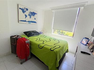 Apartamento de 3 alcobas en venta en El Poblado, Medellín, 90 m² · foto 13 de 14