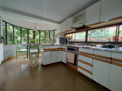 Apartamento de 3 alcobas en venta en El Poblado, Medellín, 196 m² · foto 11 de 13