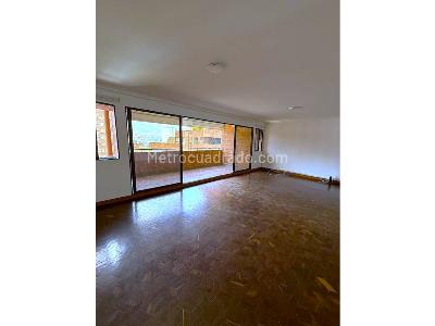 Apartamento en venta en El Poblado, Medellín · foto 2 de 16
