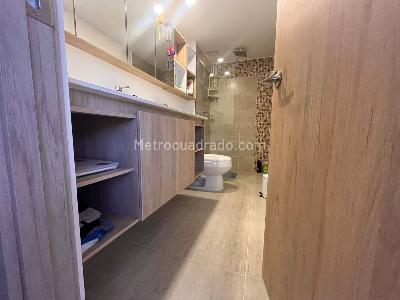 Apartamento en venta en Loma De Los Bernal, Medellín · foto 13 de 16
