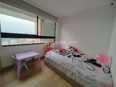 Apartamento de 2 alcobas en venta en Envigado, Envigado, 84 m² · foto 10 de 13