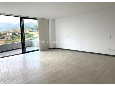 Casa de 4 alcobas en venta en Envigado, Envigado, 370 m² · foto 4 de 12