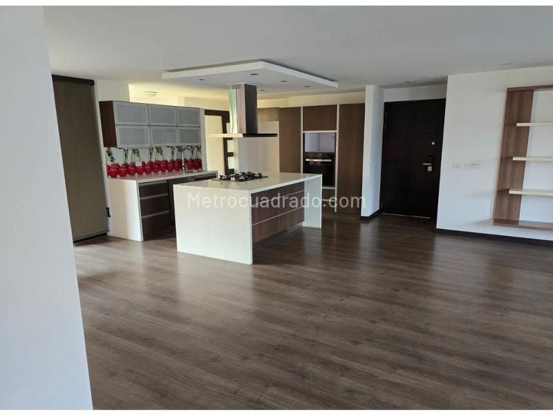 Large 3BR Apartment in Poblado Castropol - 2