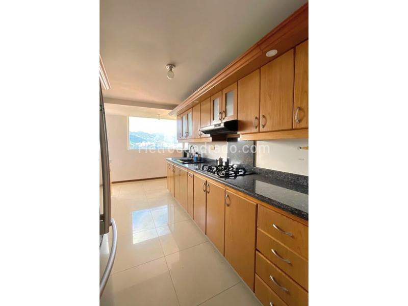 Stylish 3BR Apartment in Santa Fe, El Poblado - 6