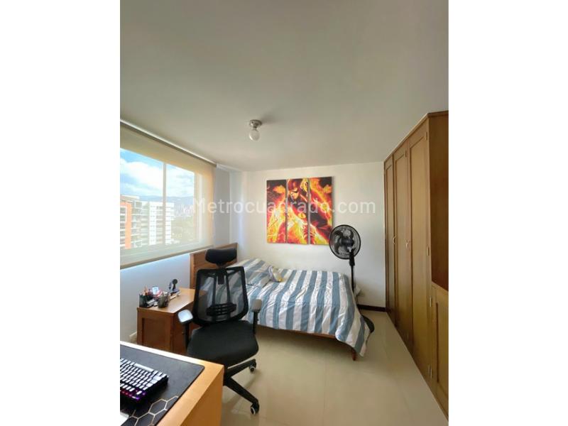 Stylish 3BR Apartment in Santa Fe, El Poblado - 9