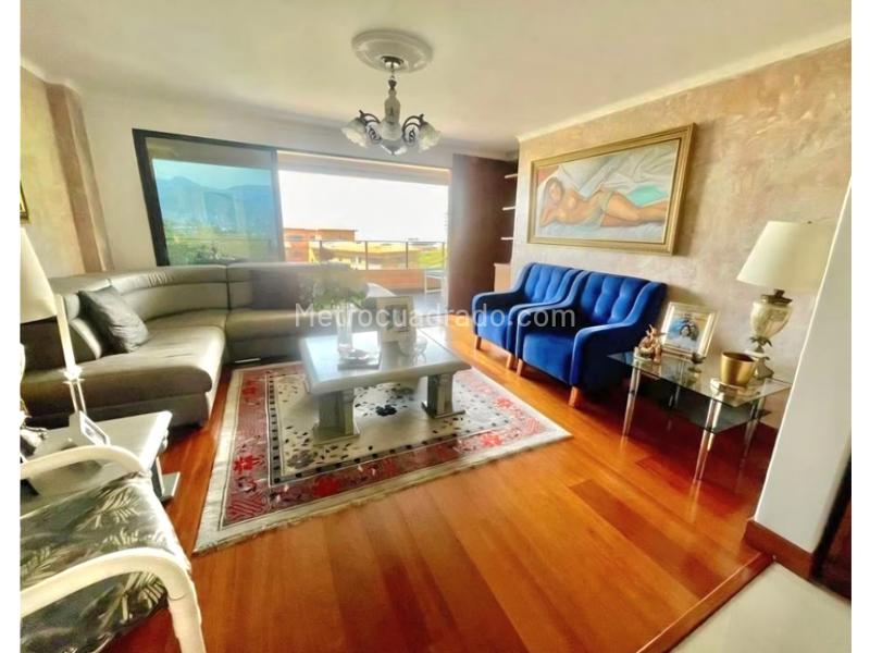 3BR Apartment with Pool & 24/7 Security in Poblado Loma de los Gonzalez - 2