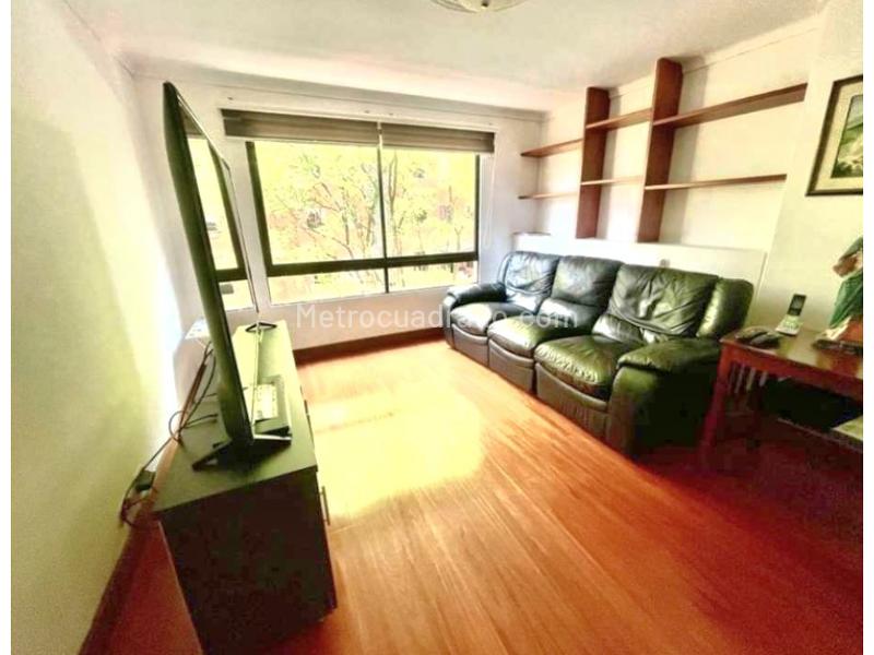 3BR Apartment with Pool & 24/7 Security in Poblado Loma de los Gonzalez - 6