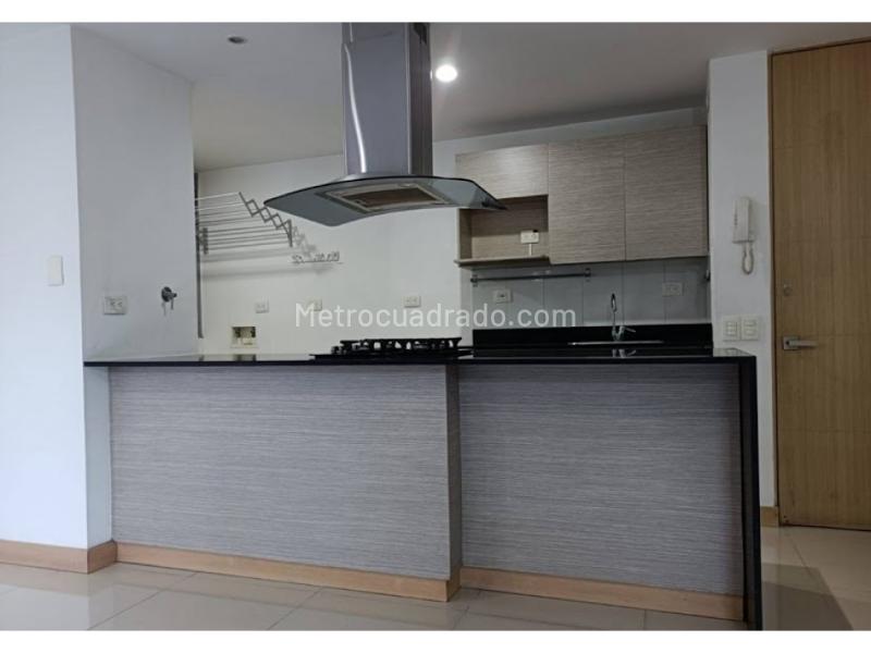 Apartamento de 3 Alcobas Cerca a Centros Comerciales en Los Balsos - 3